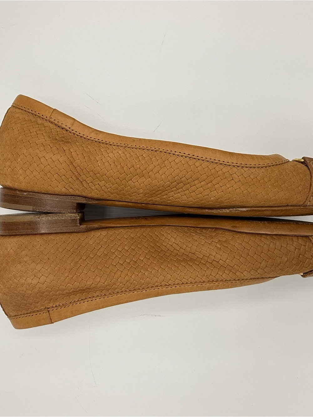 AGL Attilio Giusti Leombruni Tan Leather Ballet Flats with Gold Buckle Detail - Picture 8 of 11
